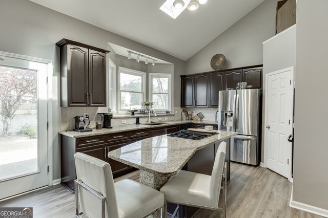 3795 Regal Oaks Drive, Suwanee, GA 30024