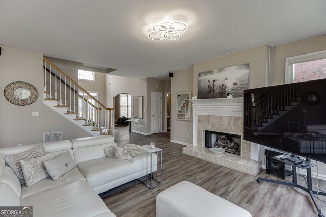 3795 Regal Oaks Drive, Suwanee, GA 30024