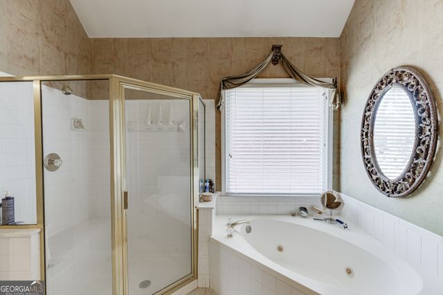 3795 Regal Oaks Drive, Suwanee, GA 30024