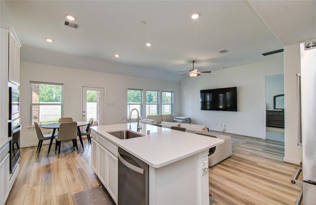 2816 Oakheath Crest Court, Pearland, TX 77089