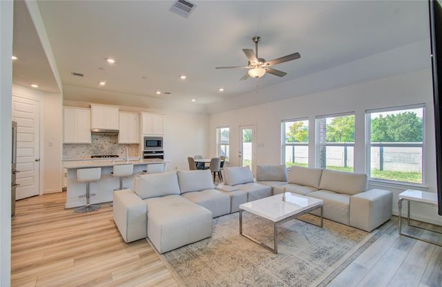 2816 Oakheath Crest Court, Pearland, TX 77089