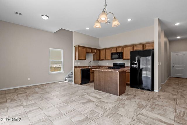 806 HC Gilbert Minjares Drive A, Socorro, TX 79927