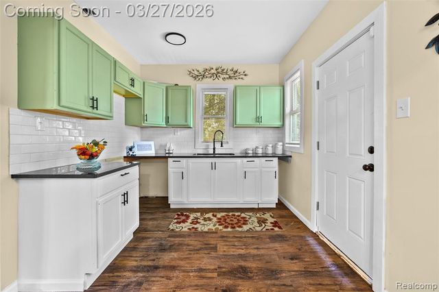 3196 Helen Street, Detroit, MI 48207