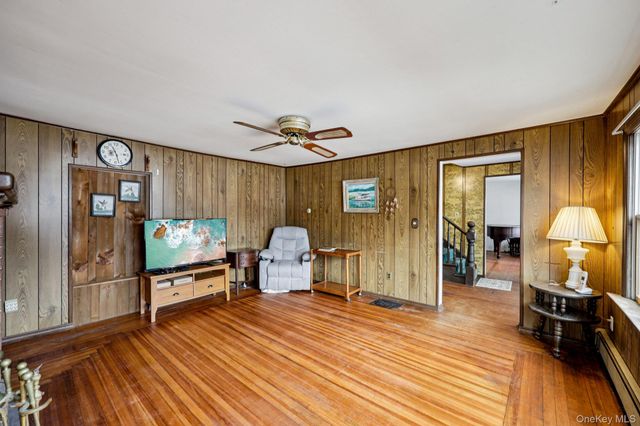 82 Vernon Avenue, East Norwich, NY 11732