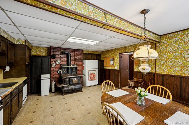 82 Vernon Avenue, East Norwich, NY 11732