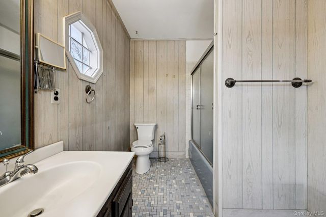 82 Vernon Avenue, East Norwich, NY 11732