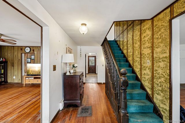 82 Vernon Avenue, East Norwich, NY 11732