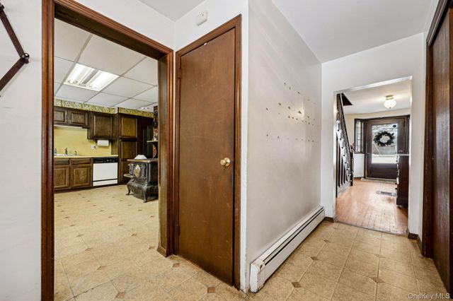 82 Vernon Avenue, East Norwich, NY 11732