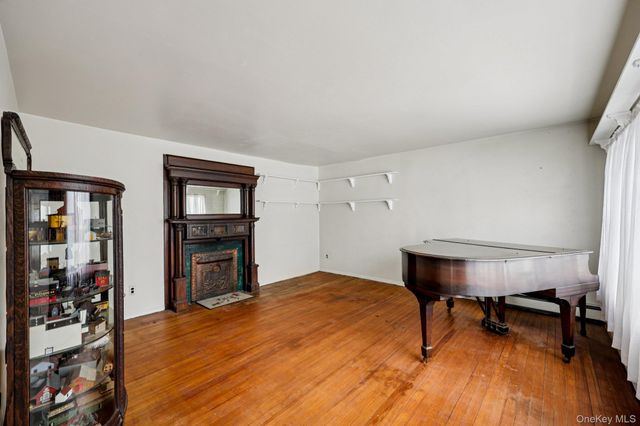 82 Vernon Avenue, East Norwich, NY 11732