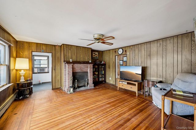 82 Vernon Avenue, East Norwich, NY 11732