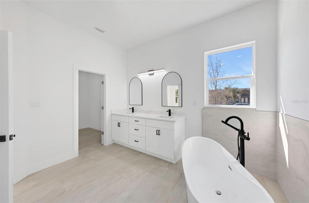 Image 32 of property listing at 18850 GREEN PARK ROAD, Hudson, FL 34667