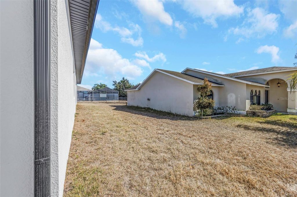 Image 8 of property listing at 18850 GREEN PARK ROAD, Hudson, FL 34667