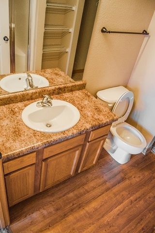 2869 W Hillshire Drive, Fayetteville, AR 72704