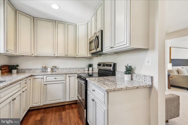 9235 HUMMINGBIRD TER, Gaithersburg, MD 20879