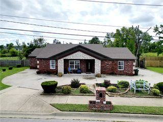 1610 W Olive Street, Rogers, AR 72756