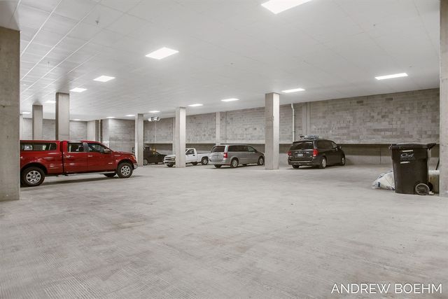 159 S River Avenue 305, Holland, MI 49423