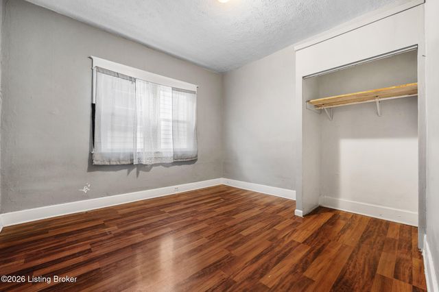 2219 W Oak St, Louisville, KY 40210