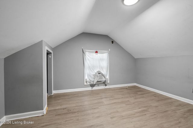 2219 W Oak St, Louisville, KY 40210