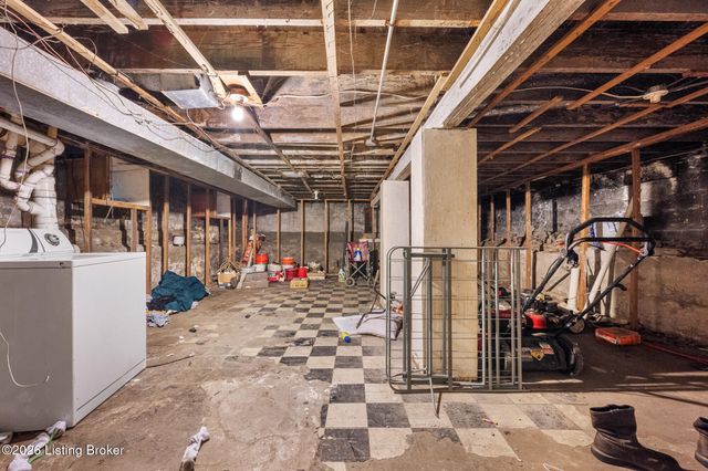 2219 W Oak St, Louisville, KY 40210