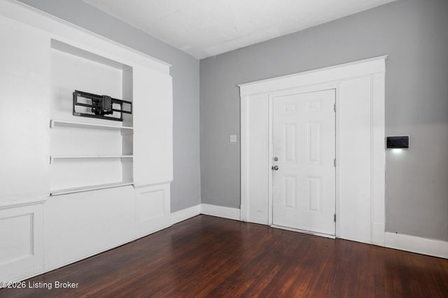 2219 W Oak St, Louisville, KY 40210