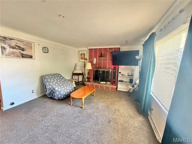 7012 N Hanley Road, Hazelwood, MO 63042