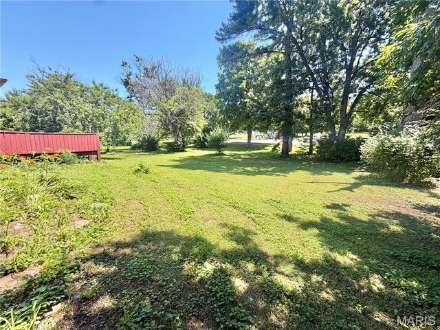 7012 N Hanley Road, Hazelwood, MO 63042