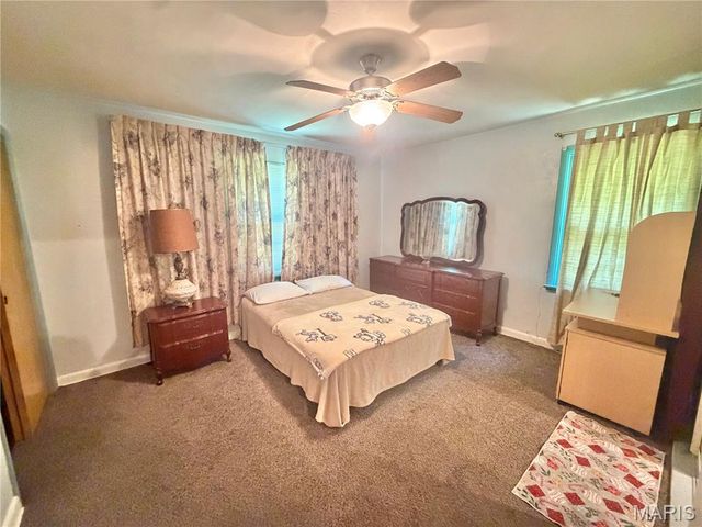 7012 N Hanley Road, Hazelwood, MO 63042