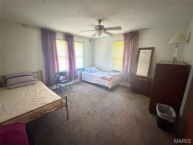 7012 N Hanley Road, Hazelwood, MO 63042