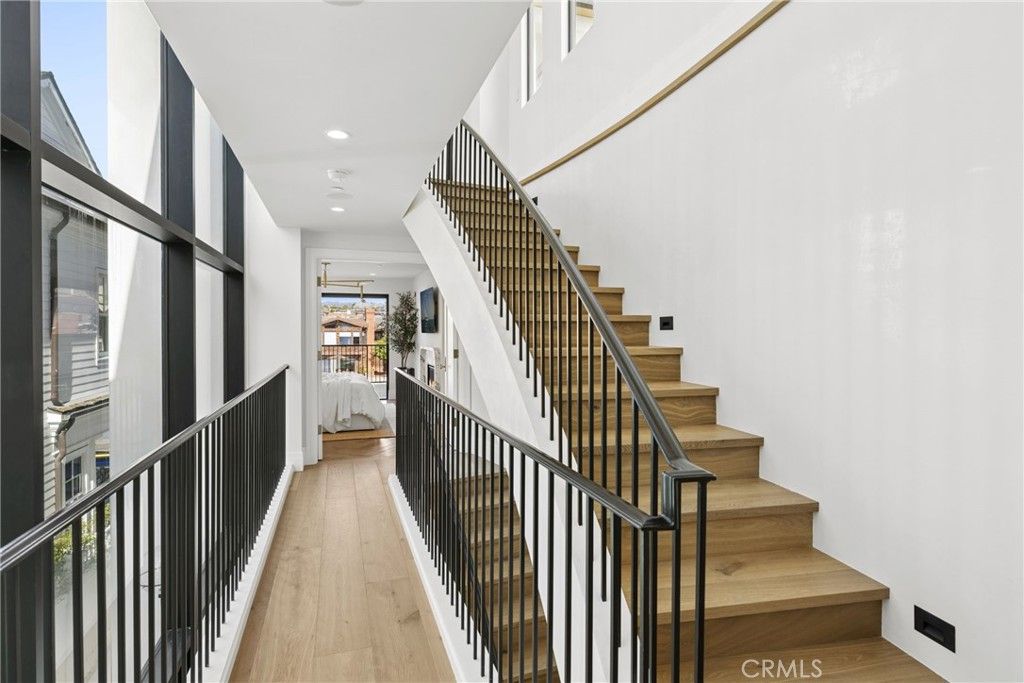 Image 17 of property listing at 113 Grand Canal, Newport Beach, CA 92662