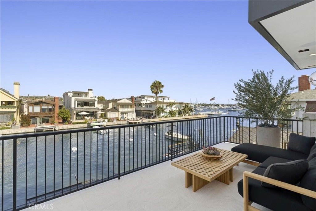 Image 19 of property listing at 113 Grand Canal, Newport Beach, CA 92662