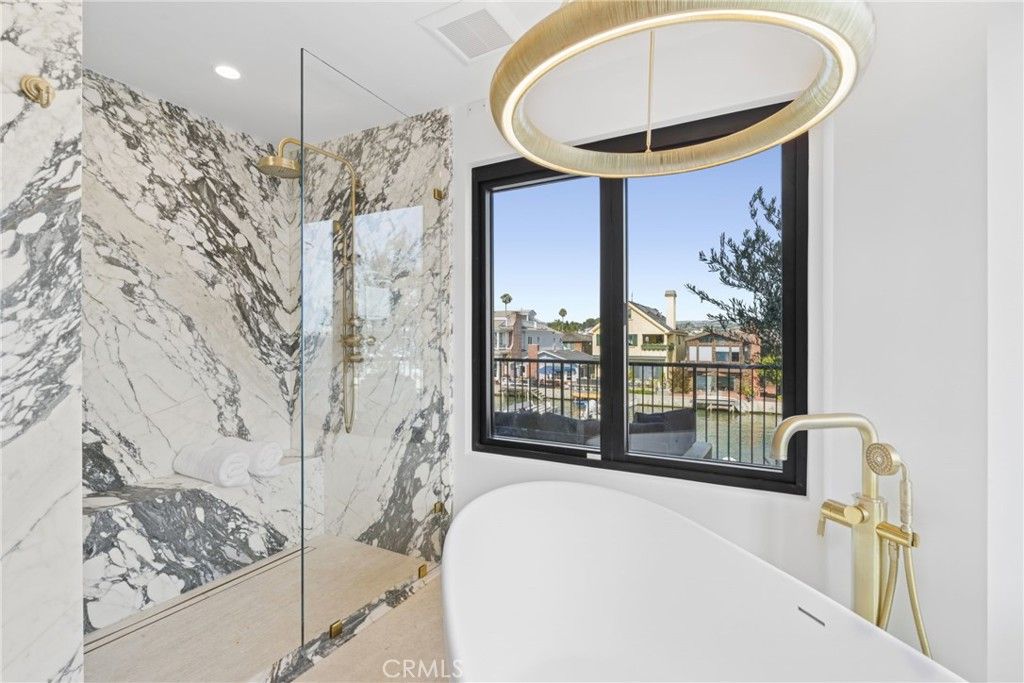 Image 23 of property listing at 113 Grand Canal, Newport Beach, CA 92662
