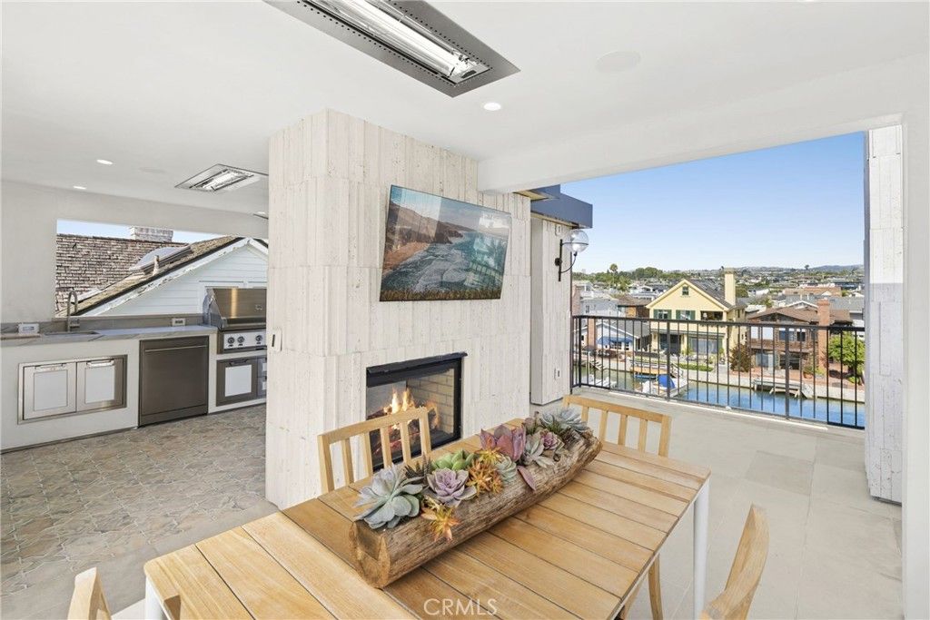 Image 36 of property listing at 113 Grand Canal, Newport Beach, CA 92662