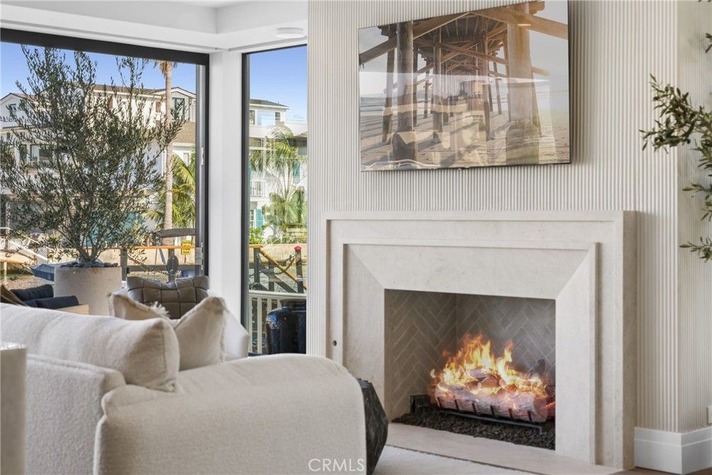 Image 6 of property listing at 113 Grand Canal, Newport Beach, CA 92662