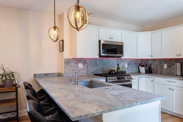 5 Everett Ct Apt 2B, Boston, MA 02128