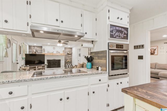 5602 N HIGHWAY 69, Northport, AL 35473