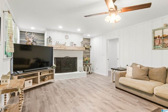 5602 N HIGHWAY 69, Northport, AL 35473