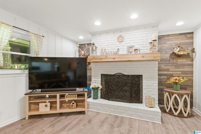 5602 N HIGHWAY 69, Northport, AL 35473