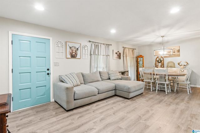 5602 N HIGHWAY 69, Northport, AL 35473