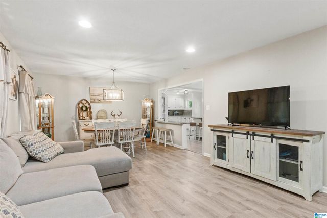 5602 N HIGHWAY 69, Northport, AL 35473