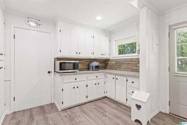 5602 N HIGHWAY 69, Northport, AL 35473