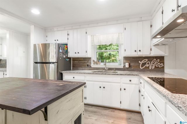 5602 N HIGHWAY 69, Northport, AL 35473