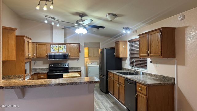 3700 S TOMAHAWK Road 95, Apache Junction, AZ 85119