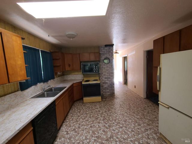 3620 Eel River Ranch Rd, Covelo, CA 95428