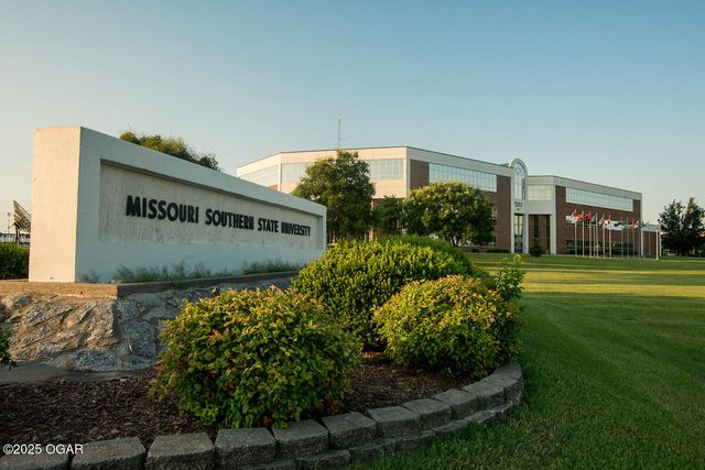 1309 E Valley Street, Joplin, MO 64801