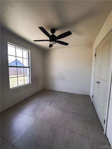 905 W Green Jay Avenue, Pharr, TX 78577