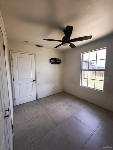 905 W Green Jay Avenue, Pharr, TX 78577
