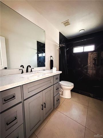 905 W Green Jay Avenue, Pharr, TX 78577
