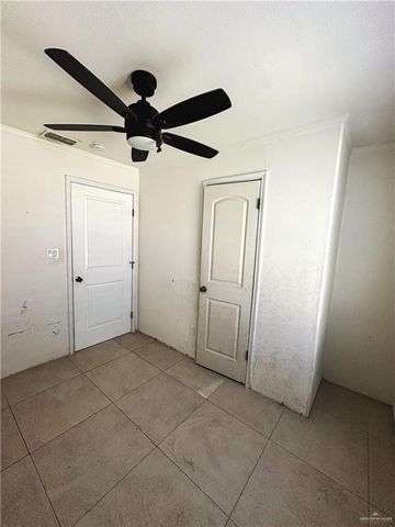 905 W Green Jay Avenue, Pharr, TX 78577