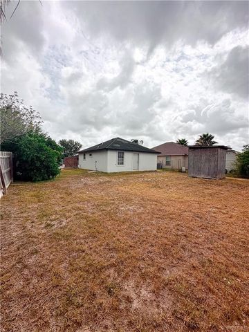 905 W Green Jay Avenue, Pharr, TX 78577