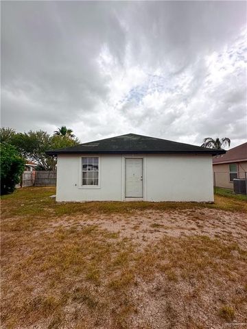 905 W Green Jay Avenue, Pharr, TX 78577